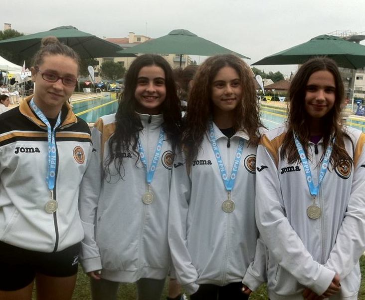 Congratulação - Beatriz Rosa, Laura Abreu, Maria Gomes e Vera Aguilar (Clube Desportivo Nacional)
