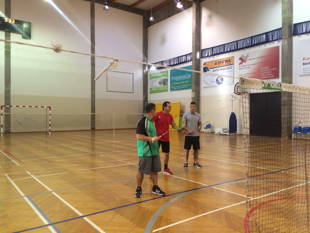 Formação de badminton - Introdução do jogo de pares